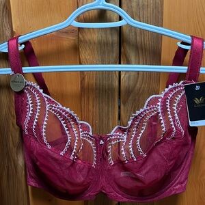Wacoal Evocative Edge bra, size 36H. New with tags.